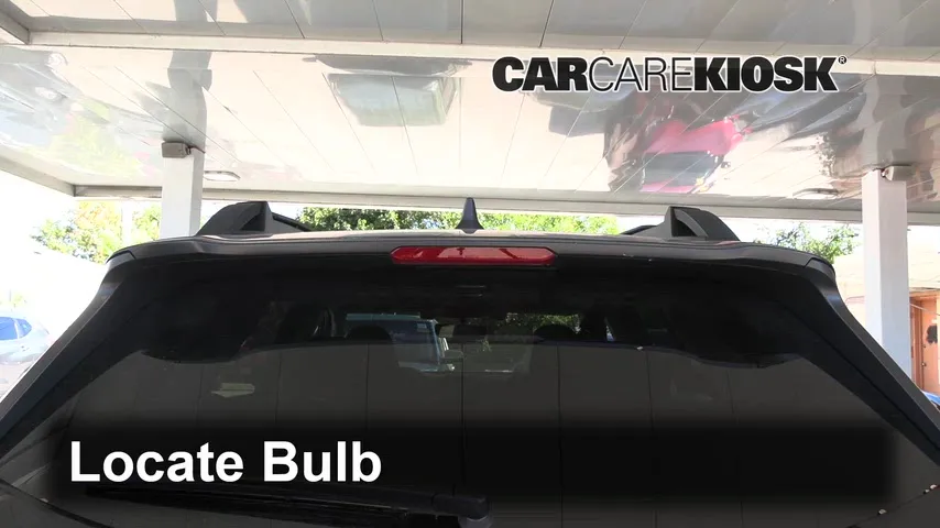 2020 Subaru Outback Limited 2.5L 4 Cyl. Luces Luz de freno central (reemplazar foco)